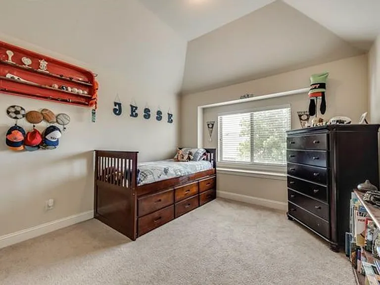 3814 Hyde Park Dr — Photo 19