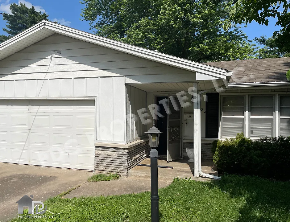 832 S Luster Ave