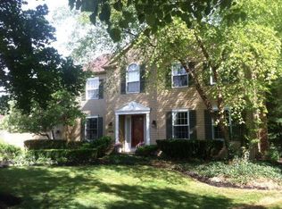 33530 Arlesford Dr, Solon, OH 44139