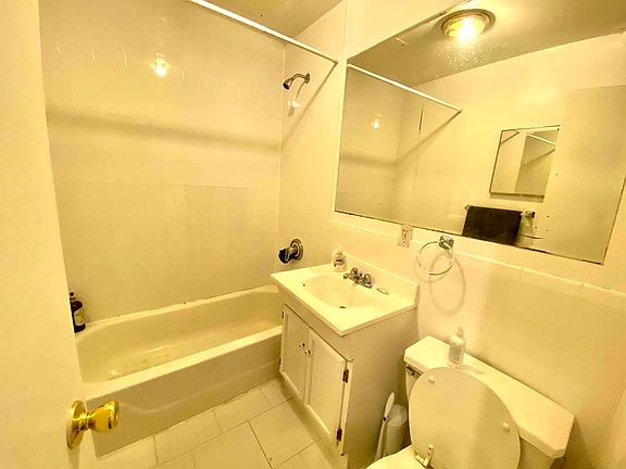 5th image of 134 W 70th St #10