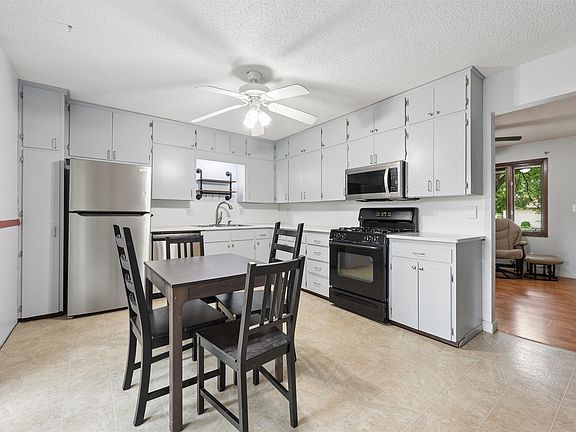 4th image of 636 Garden Rd