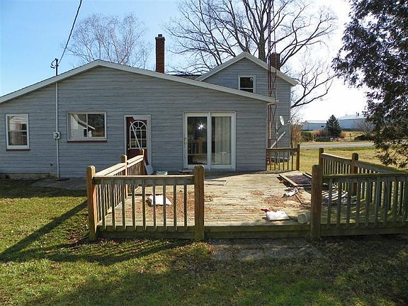 4th image of 13027 Wisner Ave