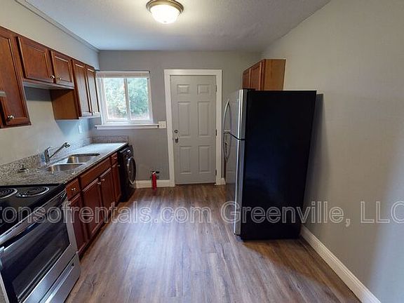 5th image of 88 W Park Dr #B
