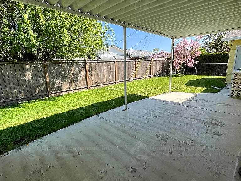 2092 Sallal Rd — Photo 3