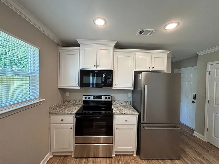 110 East Blvd — Photo 5
