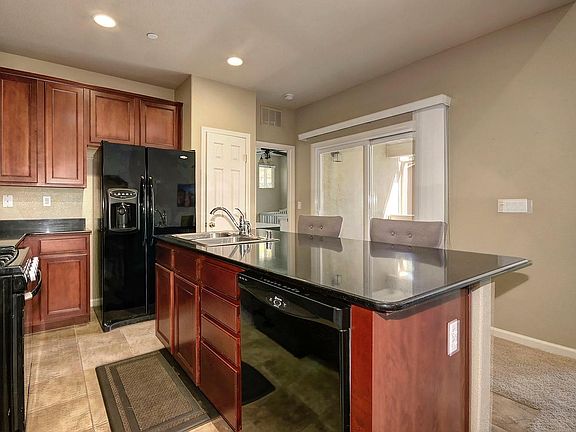 2nd image of 2070 Sierra View Cir Unit 1