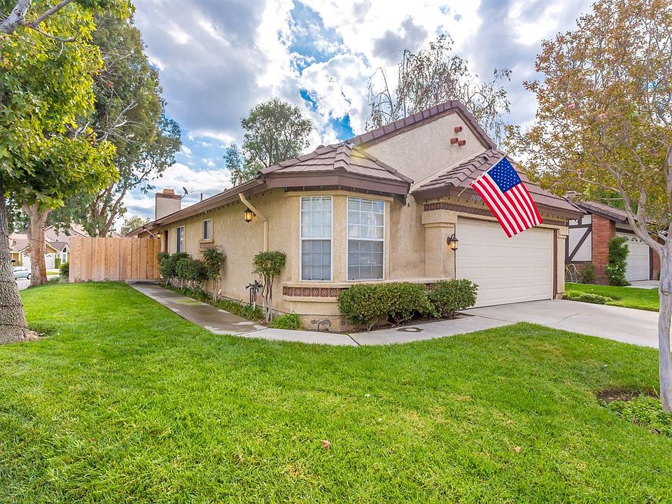 1st image of 26788 Pamela Dr