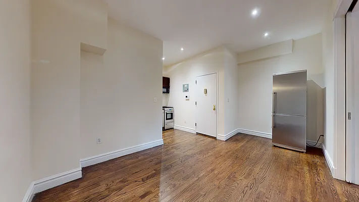 Rented by Bond New York | media 10