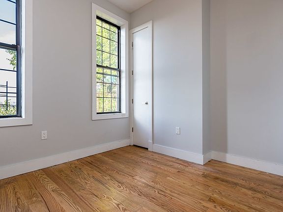 5th image of 77 Jefferson Ave #3R