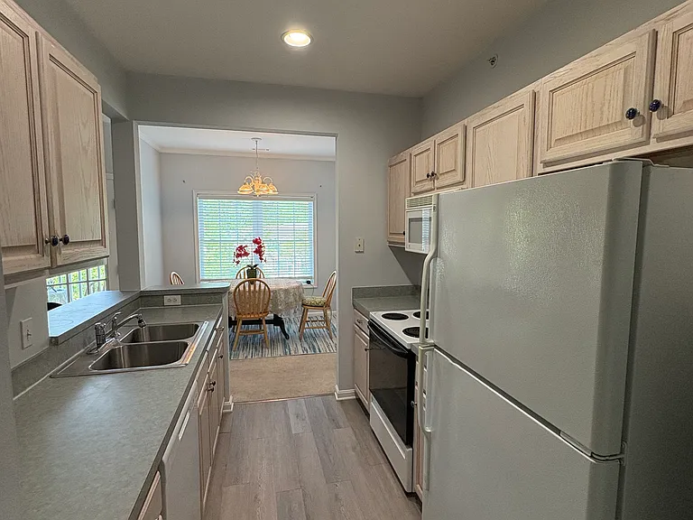 300 Pebble Dr #318 — Photo 13