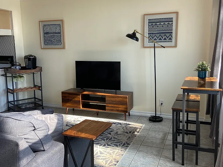 410 W 7th St #230 — Photo 5