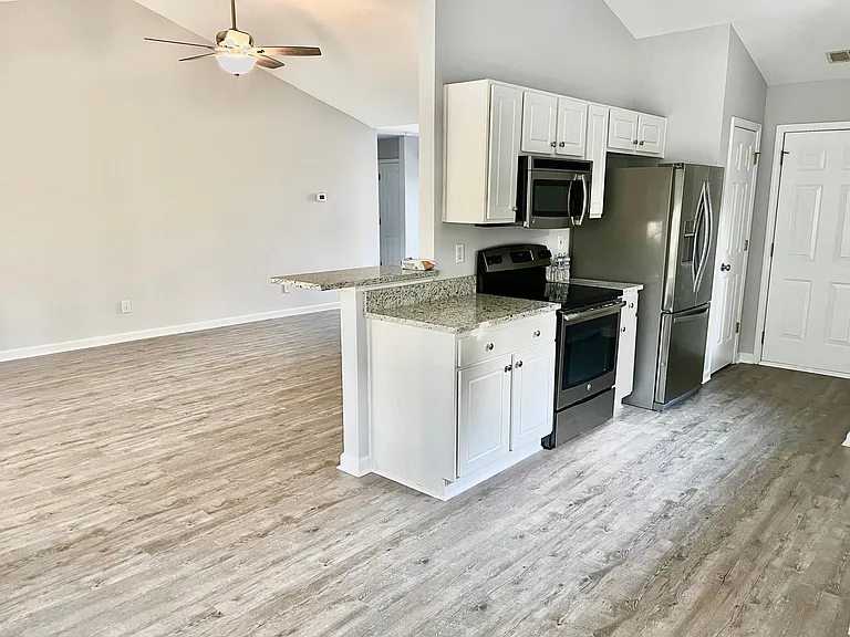 4996 Southgate Pkwy — Photo 4