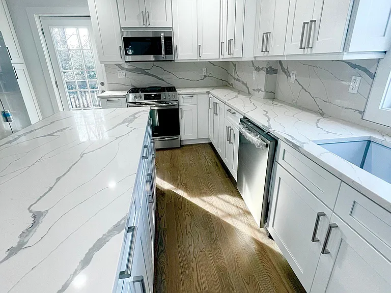 40 Grant Ave — Photo 6