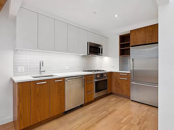 5th image of 701 Union St APT 1A