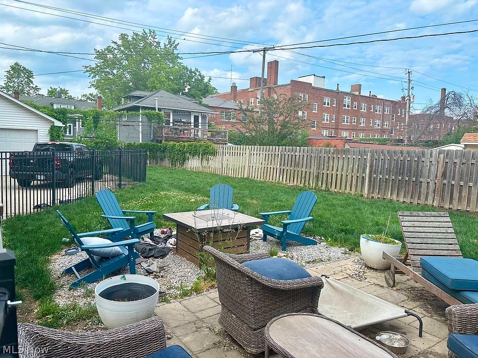 2nd image of 15304 Clifton Blvd