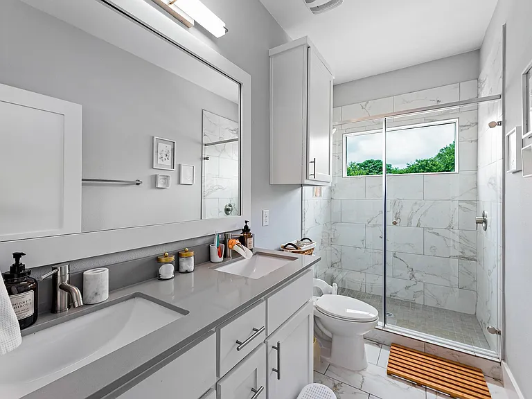 7600 Carver Ave #A — Photo 29