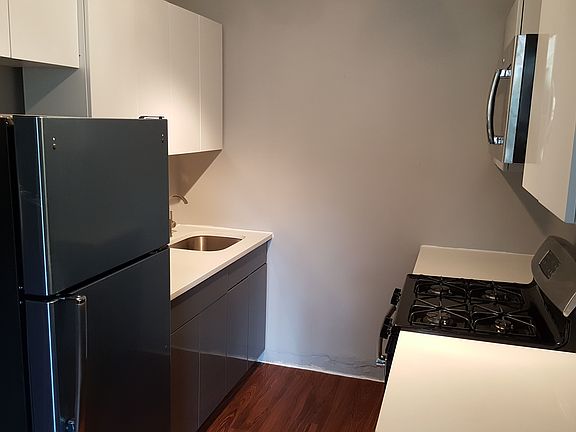 2nd image of 30 Daniel Low Ter APT 2B