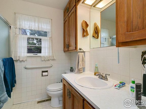 2nd image of 601 W Prospect Rd