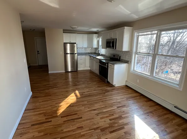 412 S Main St Frnt 2, New Britain, CT 06051