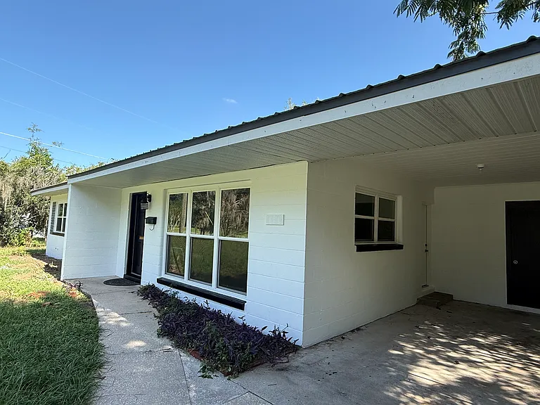 1092 NW Ashley St — Photo 13