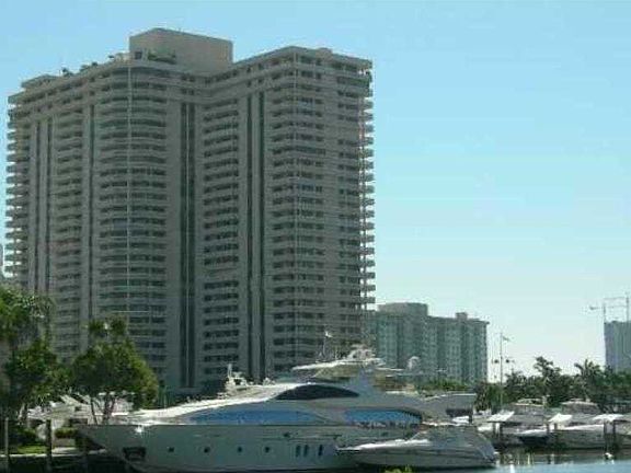 3rd image of 19667 Turnberry Way APT 9B