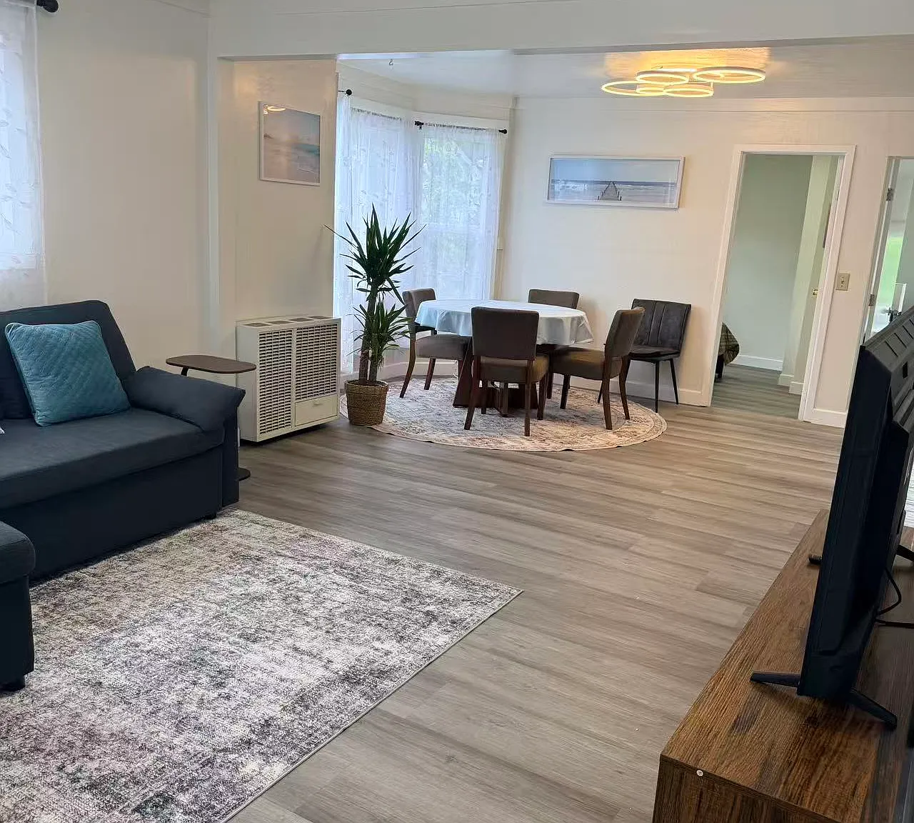 3 bed, 1.5 bath, 1200 sqft, $3,200 — Photo 3