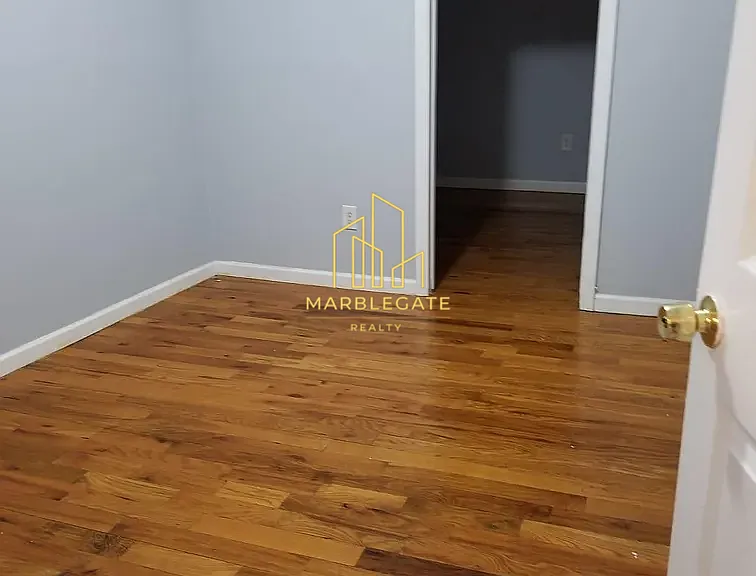 311 S 6th St #33R — Photo 7