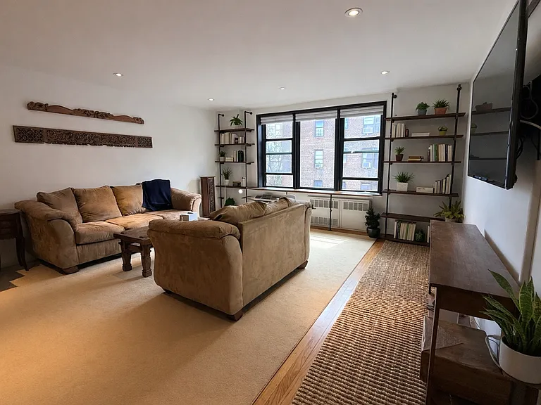 41-31 51st St #5E — Photo 3
