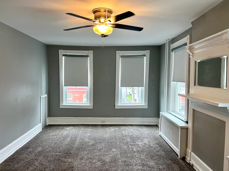 215 N Pine St — Photo 4