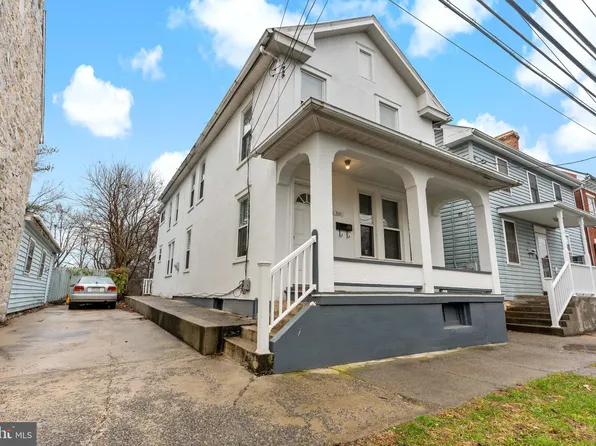 511 1/2 W John St, Martinsburg, WV 25401
