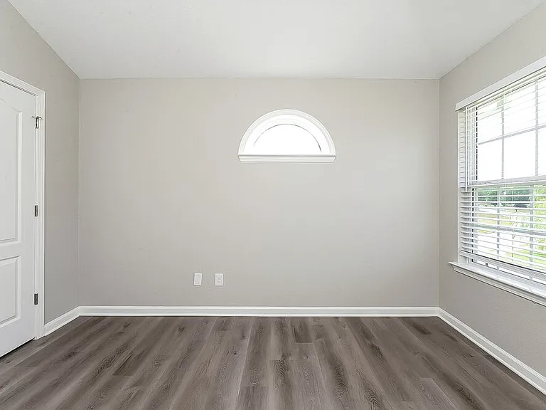 145 Gross Lake Pkwy — Photo 15