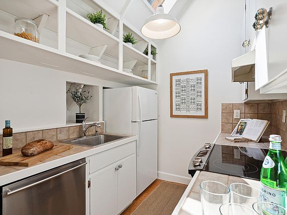 5th image of 232 Miller Avenue #9