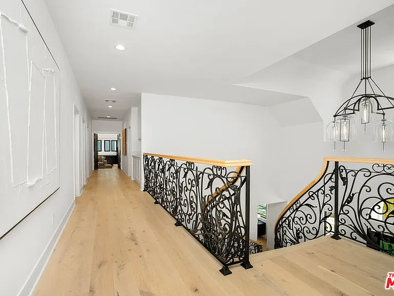 4608 Westchester Dr — Photo 32