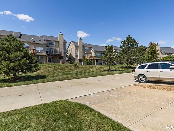 5th image of 212 Countryshire Dr
