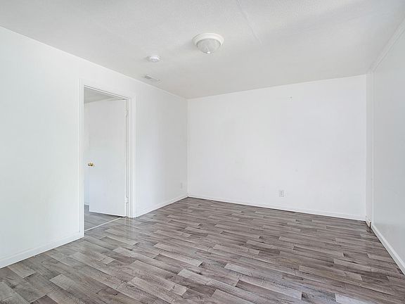 5th image of 2034 Fletcher St #1