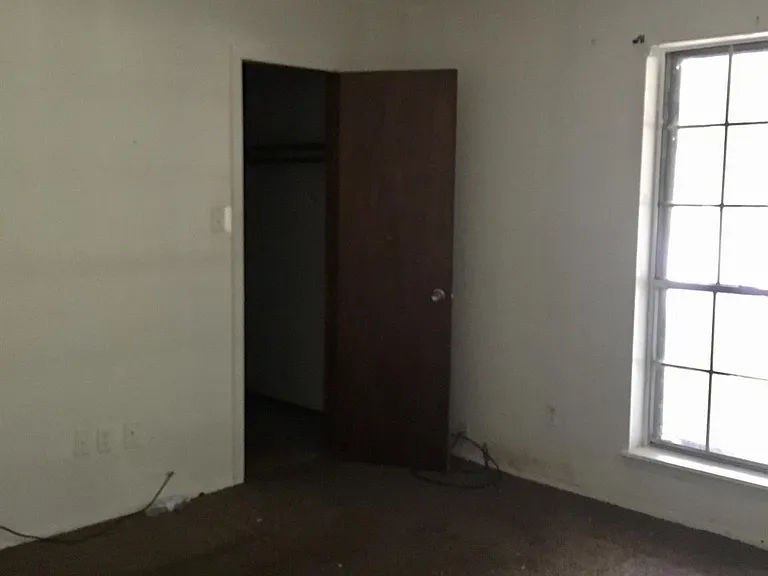 110 Post Oak Ln — Photo 5