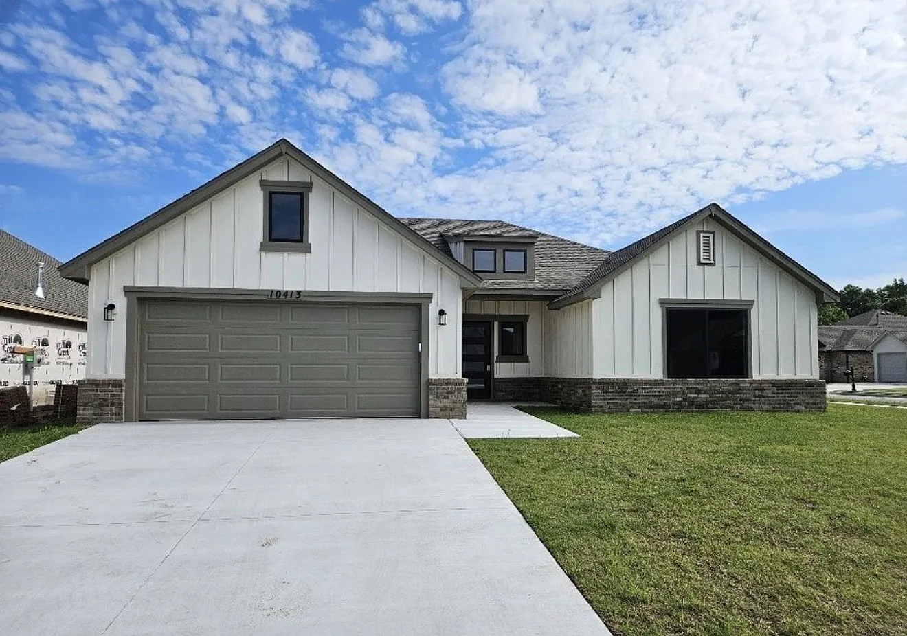 3 bed, 2.0 bath, 1753 sqft, $2,400 — Photo 1