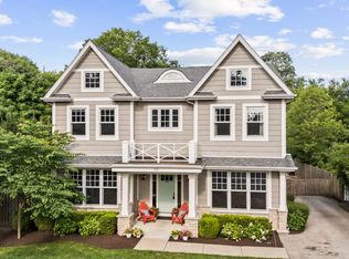 195 Lake St, Glencoe, IL