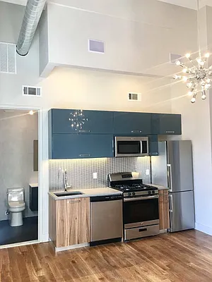 Rented by Manhattan Management LLC | media 25