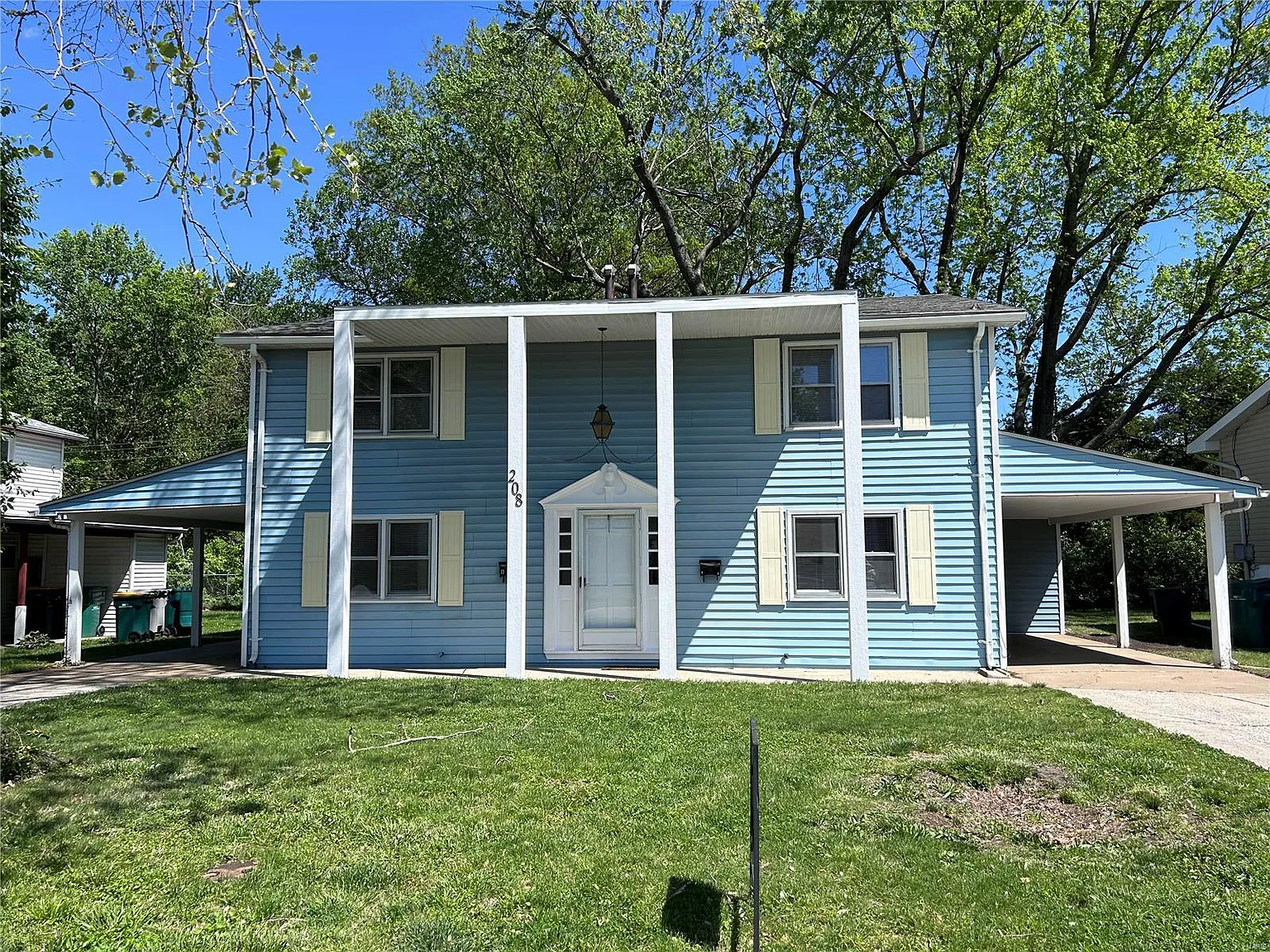 208 Howard Dr photo 1