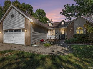 2165 Dublin Ct, Ortonville, MI 48462
