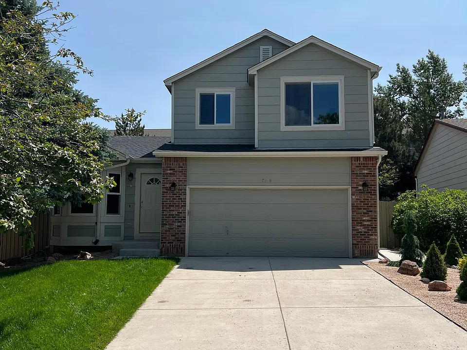 2940 E Yarrow Cir