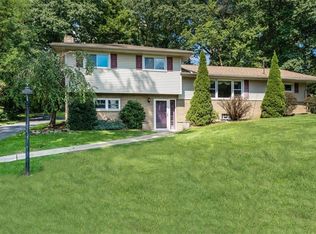 19 E Oakwood Way, New Castle, PA 16105