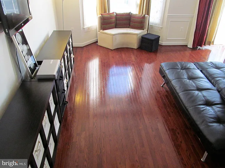 2511 Pascal Pl — Photo 4