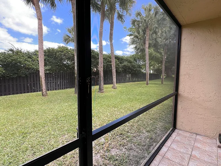 21890 Lake Forest Cir #101 — Photo 37
