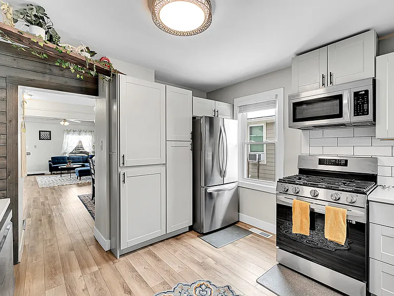2939 S Acoma St — Photo 10