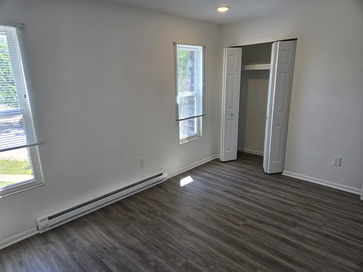 2 bed, 700 sqft, $950 — Photo 1