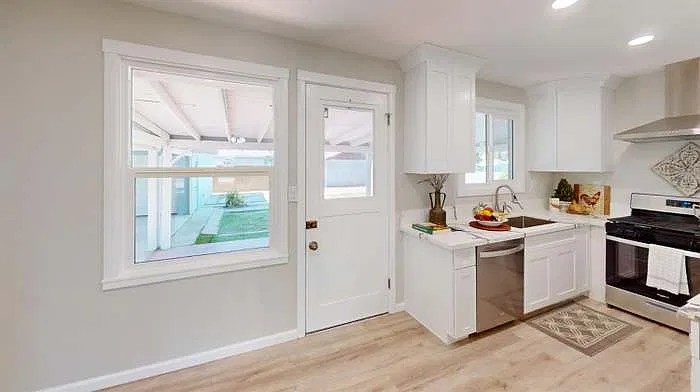 2 bed, 1110 sqft, $1,300 — Photo 3
