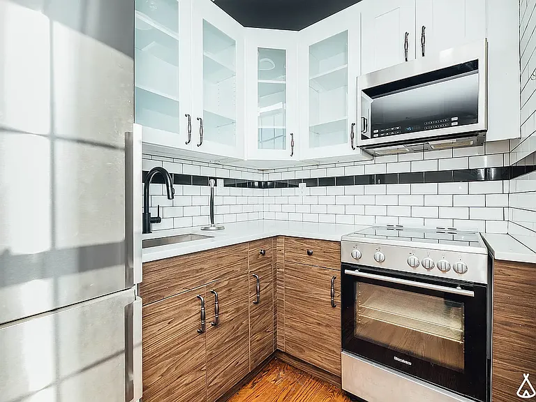 703 Rogers Ave #5B — Photo 1
