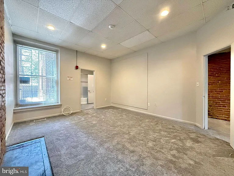 1502 W Mount Royal Ave #1 — Photo 14